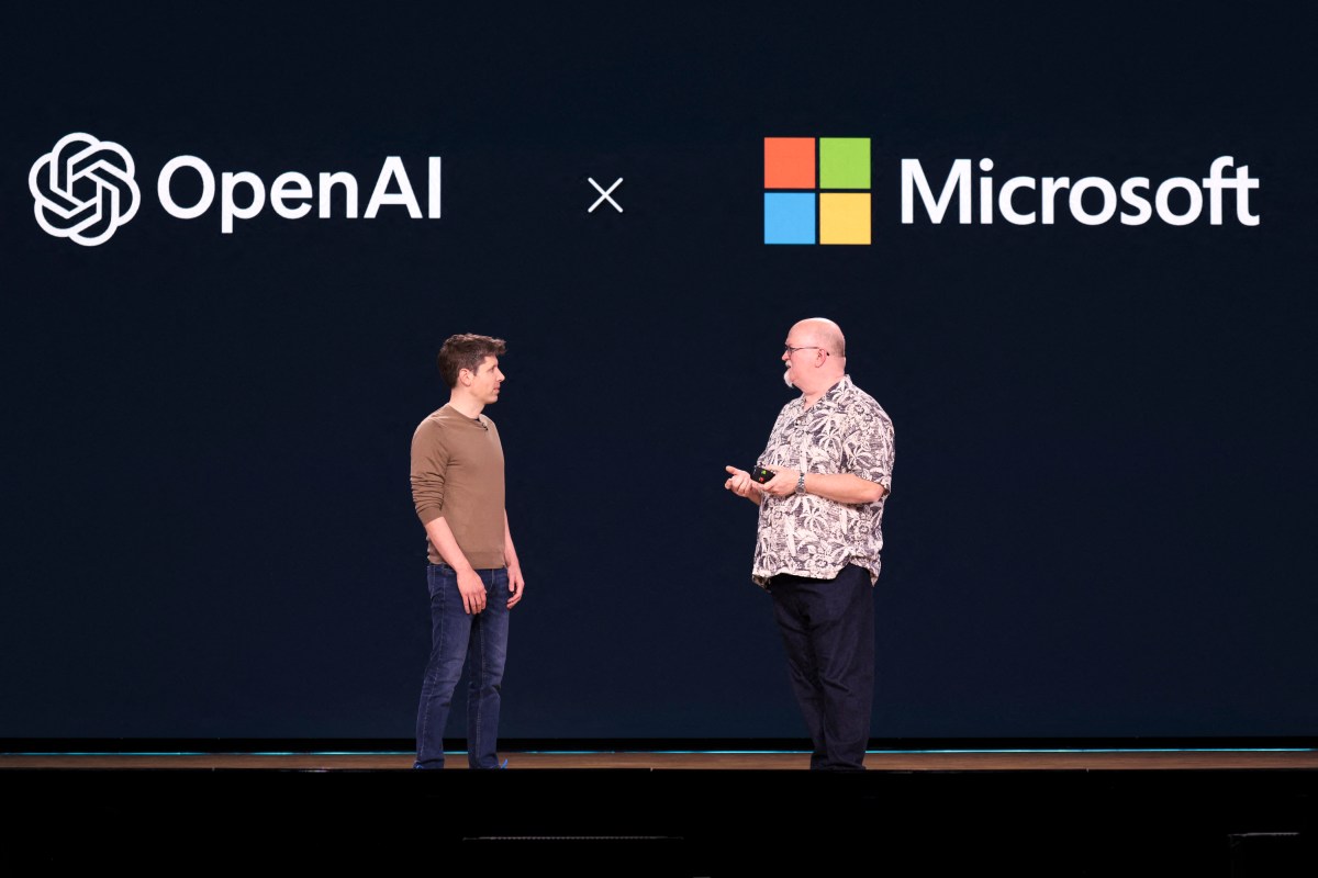 مايكروسوفت تستفيد من تقنيات OpenAI دون دفع تكاليف