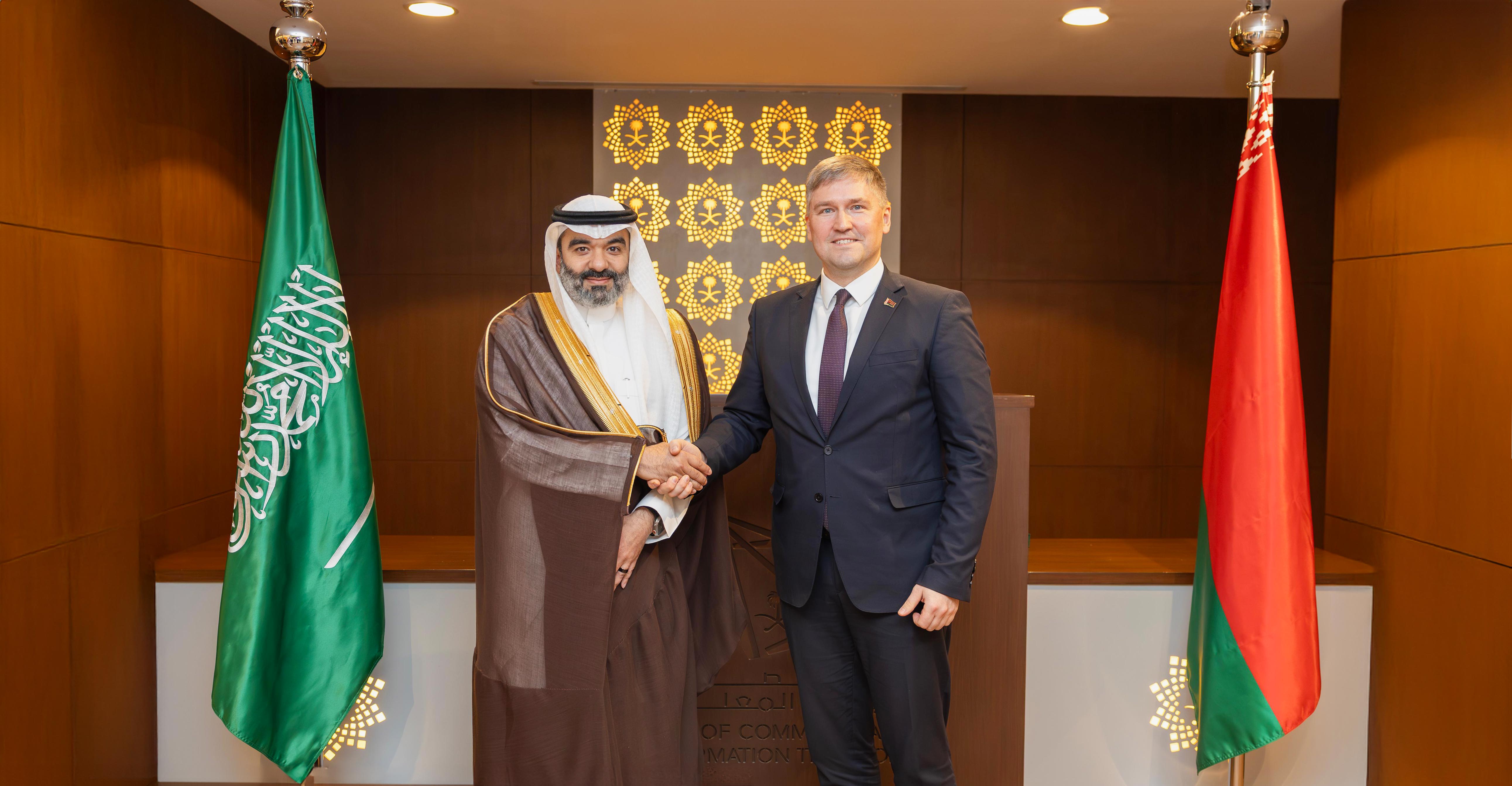 وزير الاتصالات السعودي يستقبل نظيره البيلاروسي لبحث الشراكات الرقمية