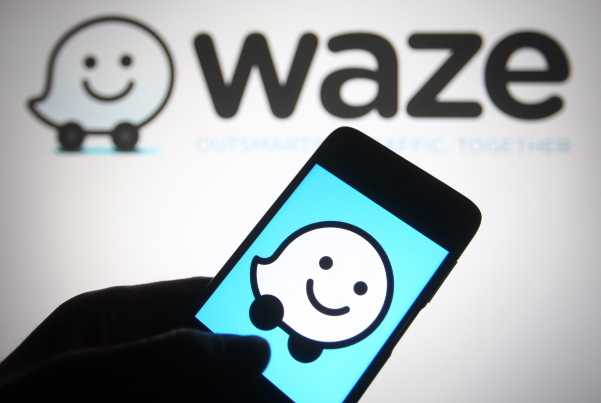 تحديثات جديدة في Waze تعزز المنافسة مع Apple Maps