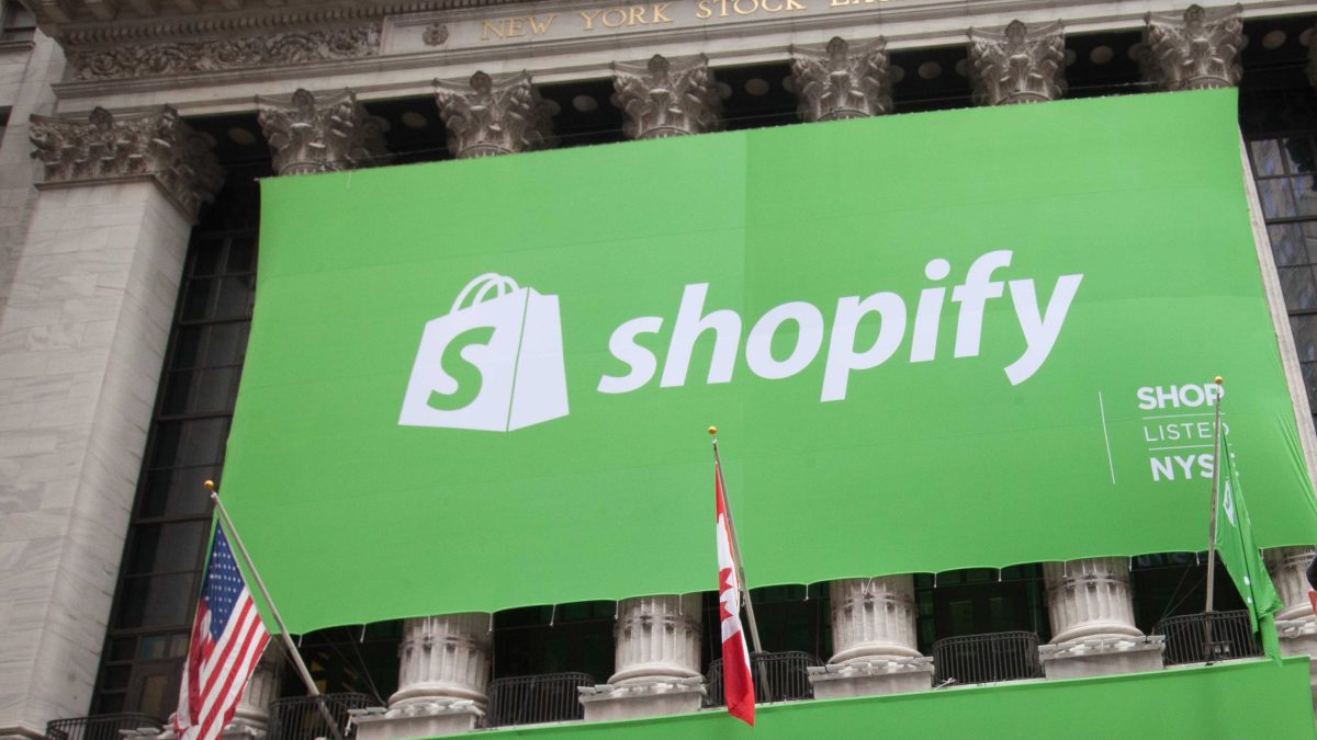 Shopify: الذكاء الاصطناعي يعزز حركة المرور وليس عائقًا
