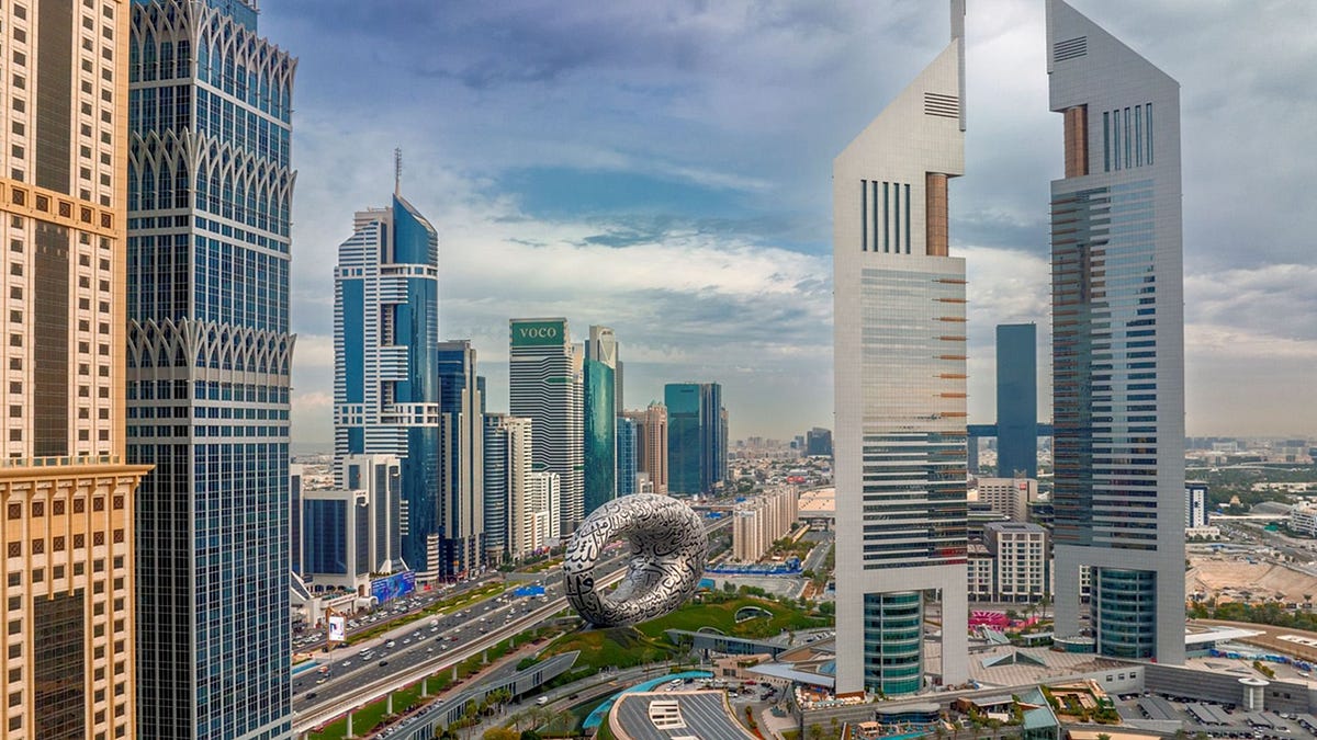 دبي تعتمد نظام قياس إنتاجية القوى العاملة في الحكومة