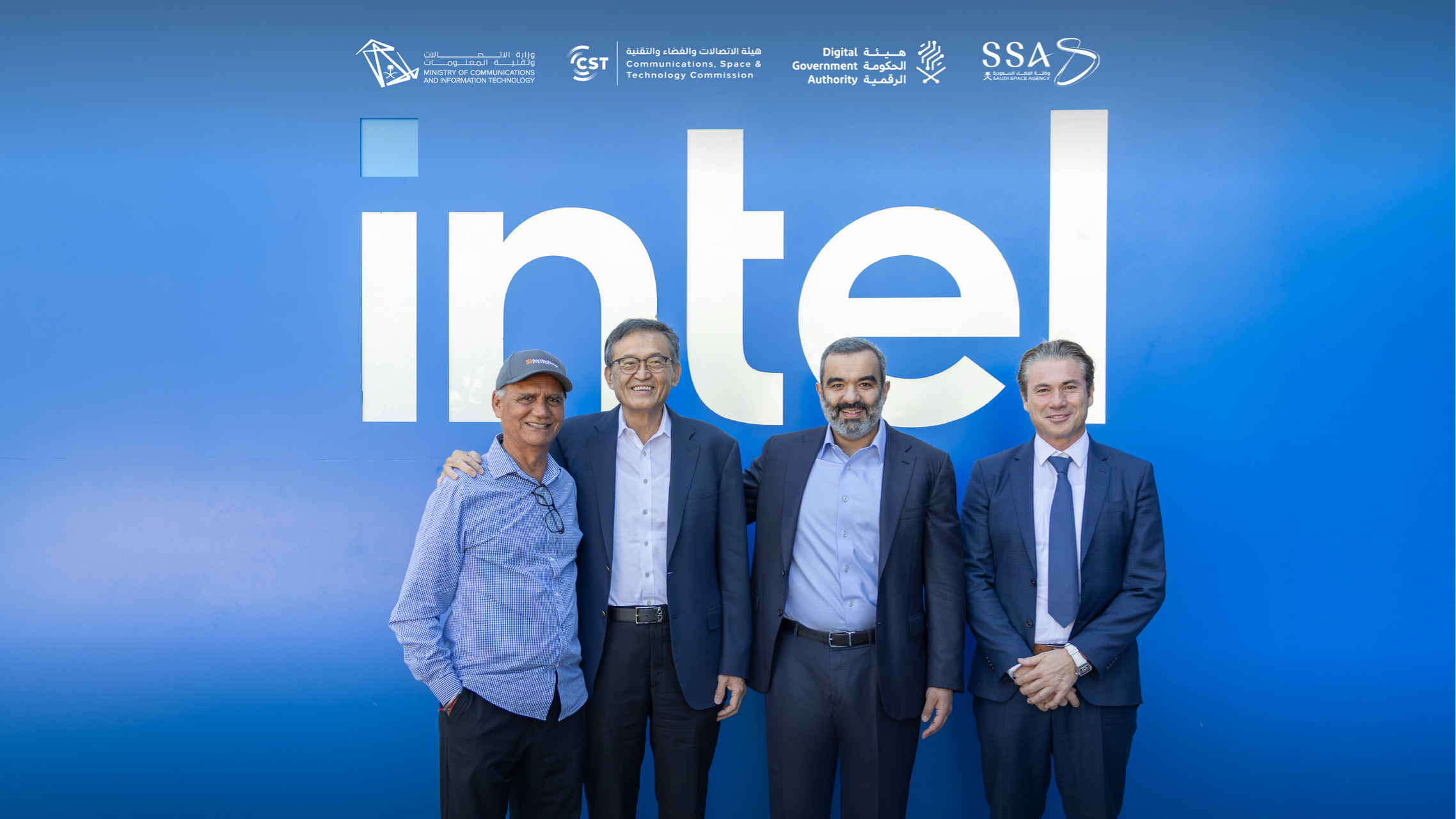 وزير الاتصالات يعزز الشراكات الاستراتيجية في البنية التحتية للذكاء الاصطناعي